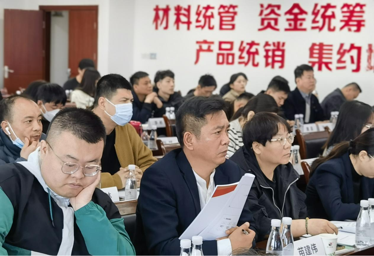 朱万利1.png